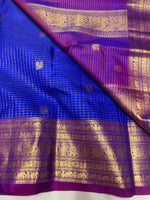 Load image into Gallery viewer, Classic Royal Blue &amp; Purple 2gm Zari Elegance Kanchipuram Handloom Silk Saree SS28597
