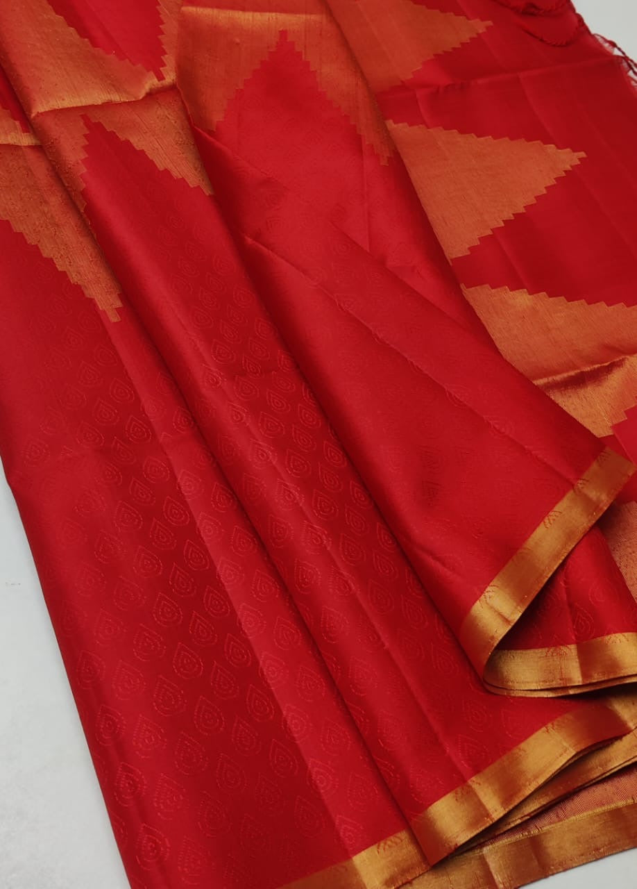 Classic Chilli Red Elegance Handloom Soft Silk Saree SS24657