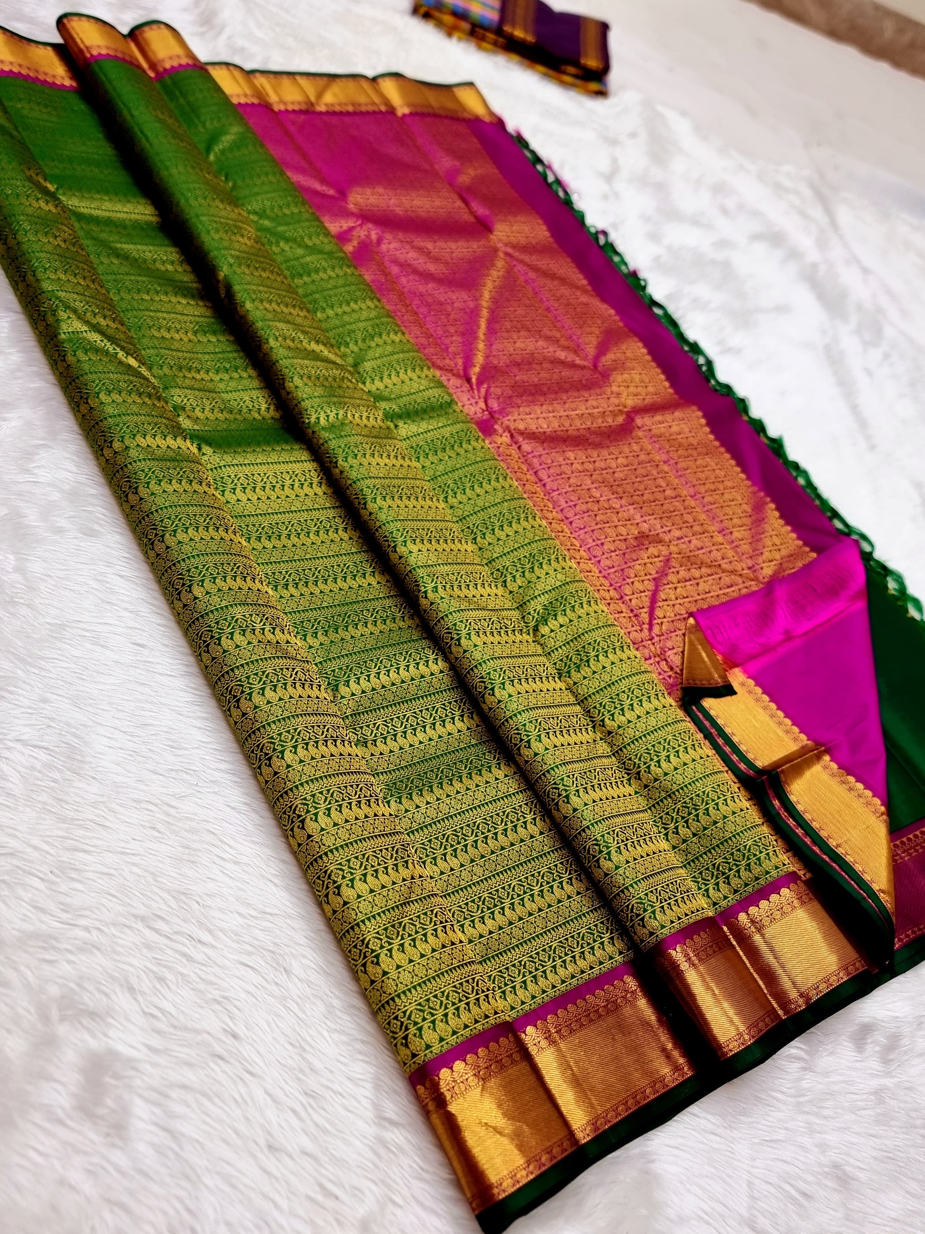 Classic Green 2gm Zari Brocade Elegance Kanchipuram Handloom Silk Saree SS25164