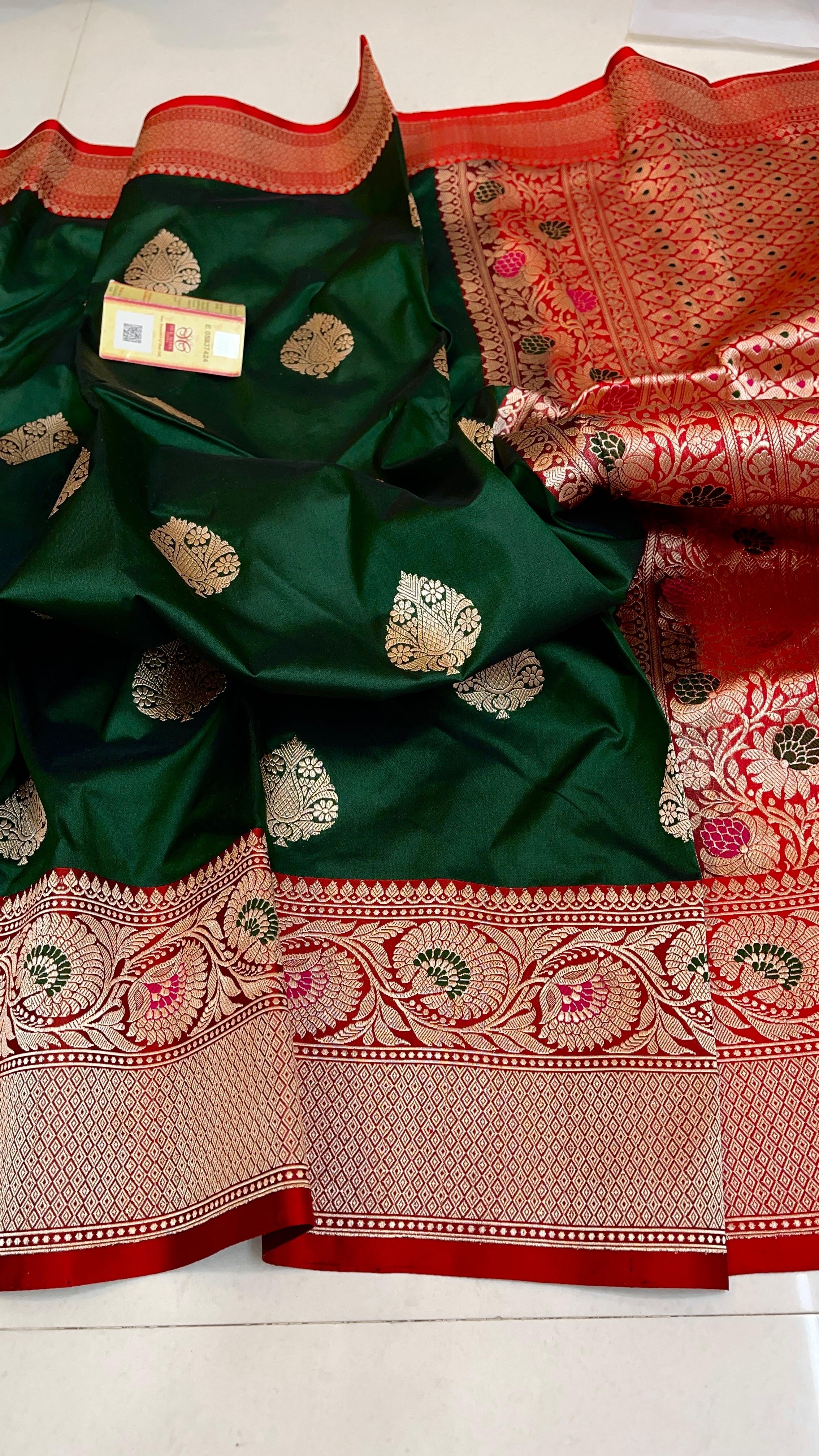 Classic Bottle Green & Scarlet Red Elegance Banarasi Handloom Katan Silk Saree SS25419