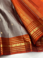 Load image into Gallery viewer, Classic Champagne &amp; Burnt Orange 2gm Zari Elegance Kanchipuram Handloom Silk Saree SS28433
