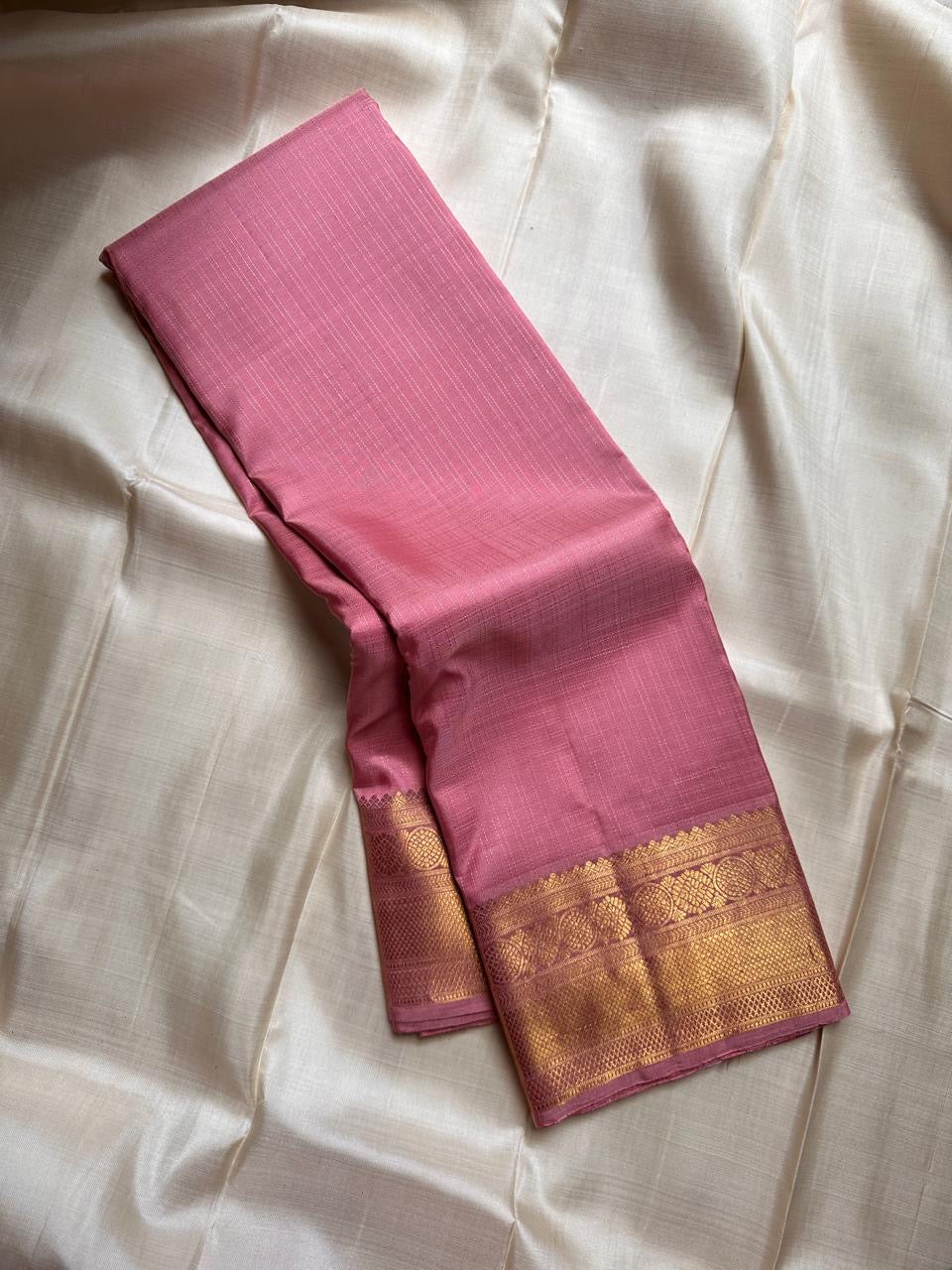 Classic Creamy Pink 2gm Zari Vaira Oosi Checks Elegance Kanchipuram Handloom Silk Saree SS25263