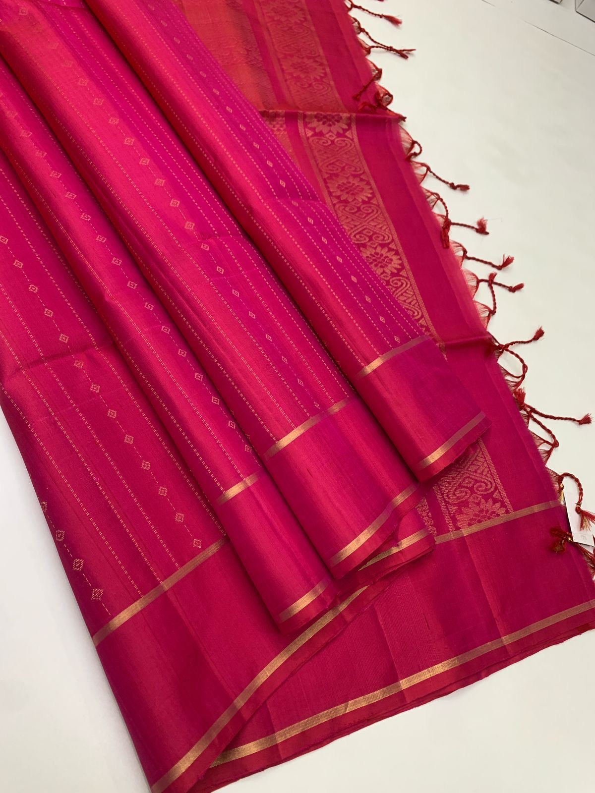 Classic Hot Pink Elegance Handloom Soft Silk Saree SS24581