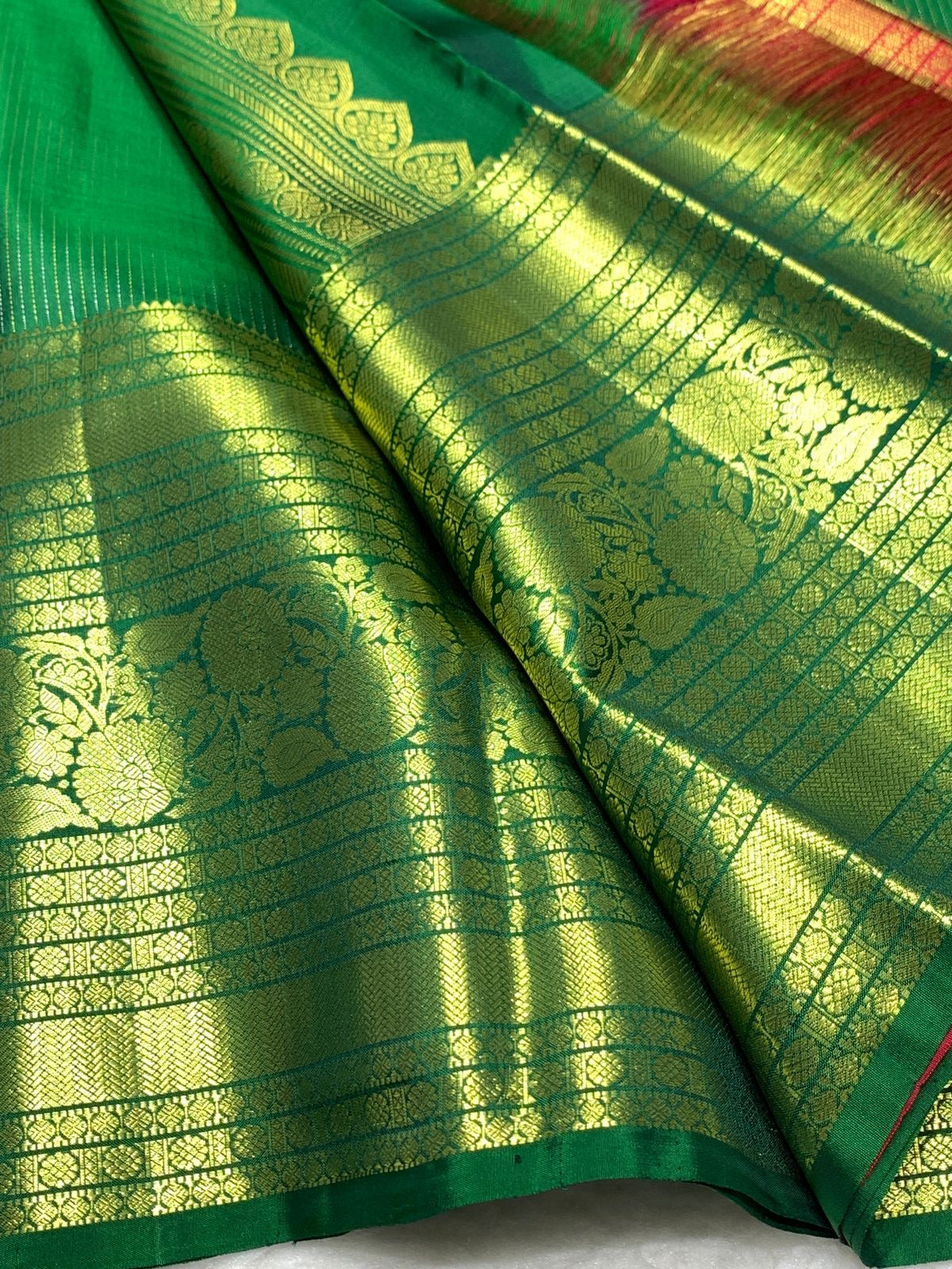Classic Sacramento Green & Chilly Red 2gm Zari Bridal Elegance Kanchipuram Handloom Silk Saree SS25567