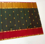 Load image into Gallery viewer, Classic Bottle Green &amp; Reddish Maroon Chocolate 3gm Zari Elegance Kanchipuram Handloom Silk Saree SS27561
