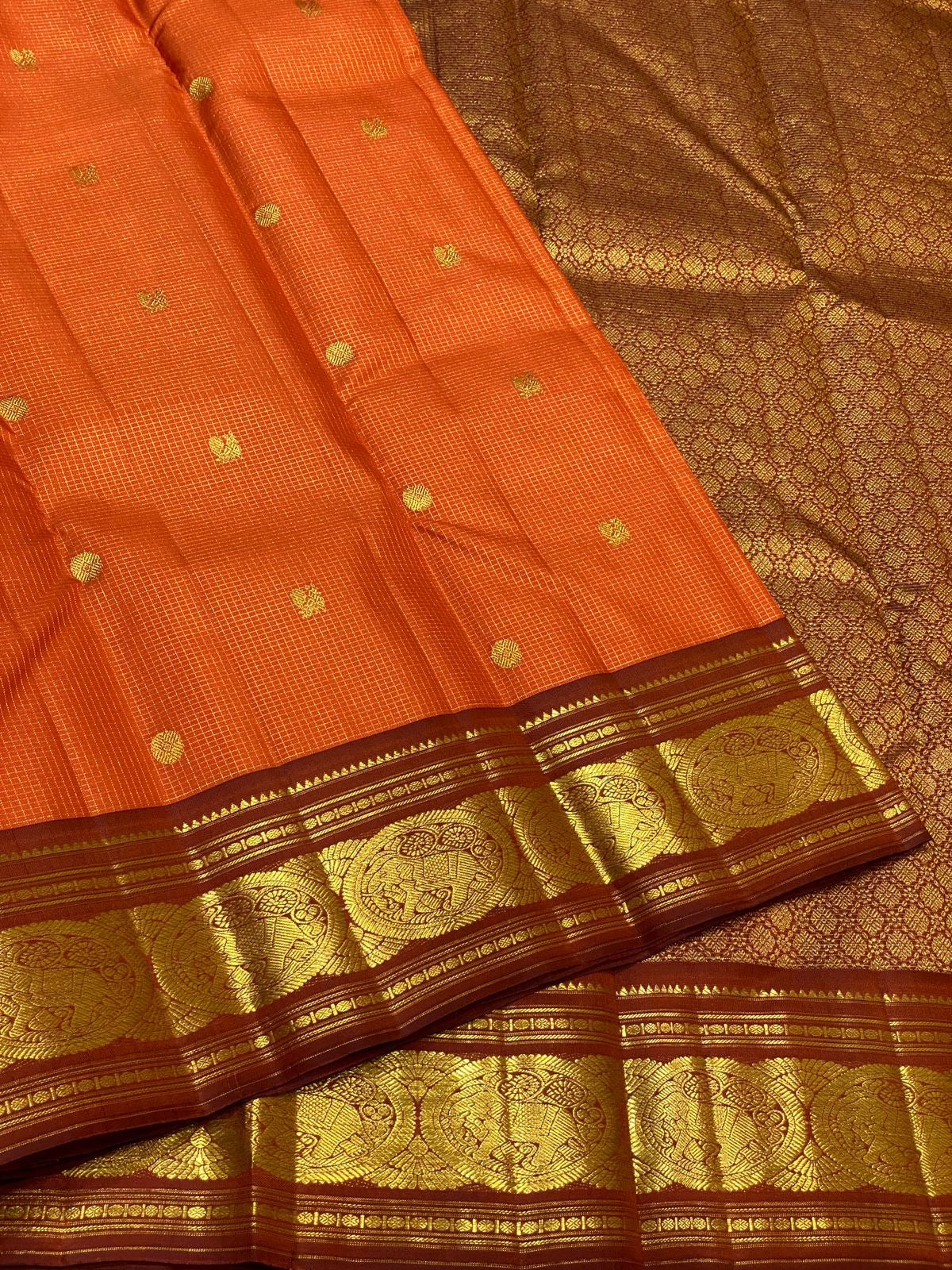 Classic Apricot Orange & Burnt Orange 2gm Zari Vaira Oosi Elegance Kanchipuram Handloom Silk Saree SS25328