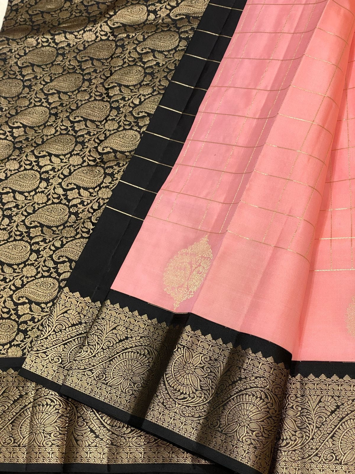 Classic Baby Pink & Charcoal Black 2gm Zari Vaira Oosi Checks Elegance Kanchipuram Handloom Silk Saree SS24608