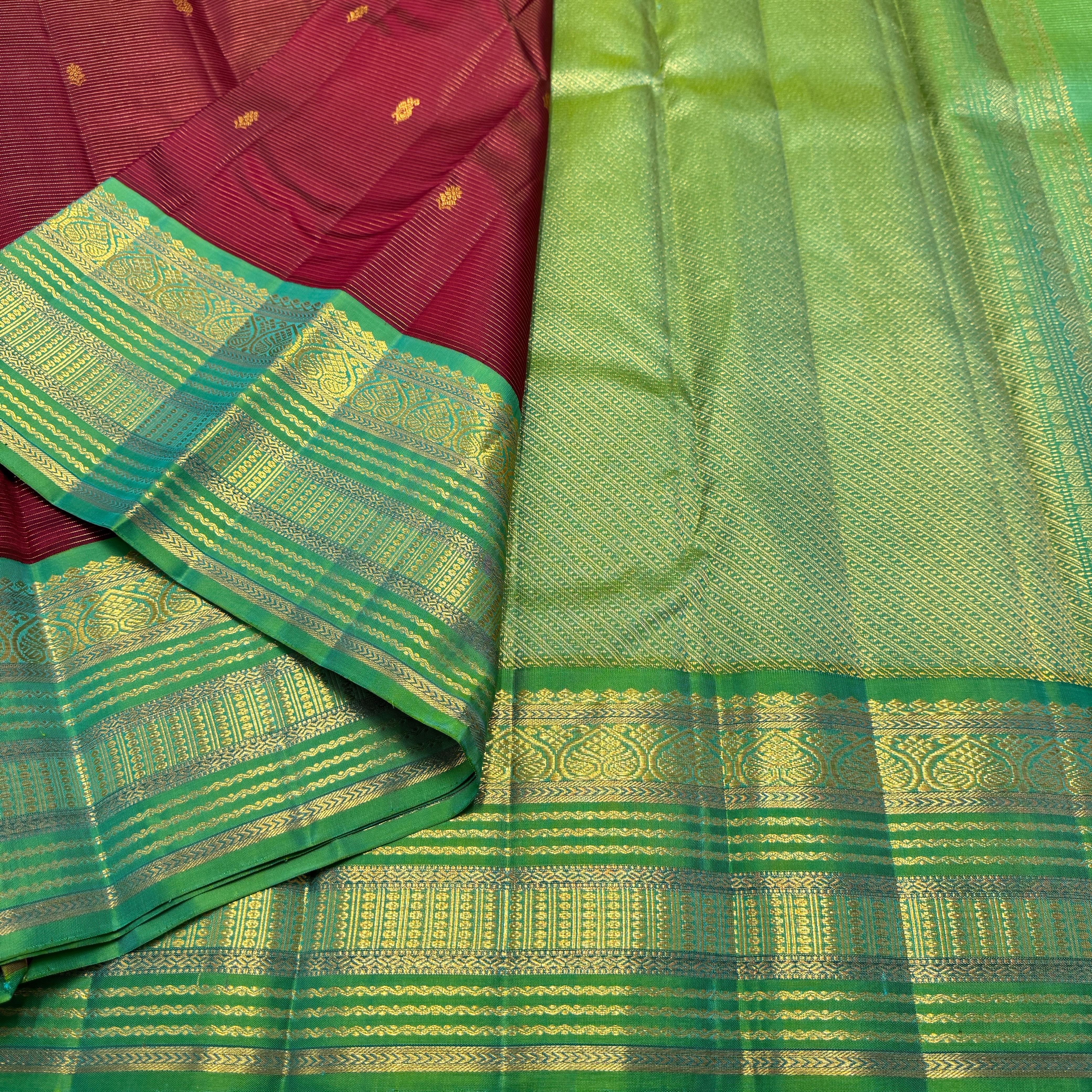Classic Mahogany Red & Green Vaira Oosi 2gm Zari Kanchipuram Handloom Silk Saree SS25938