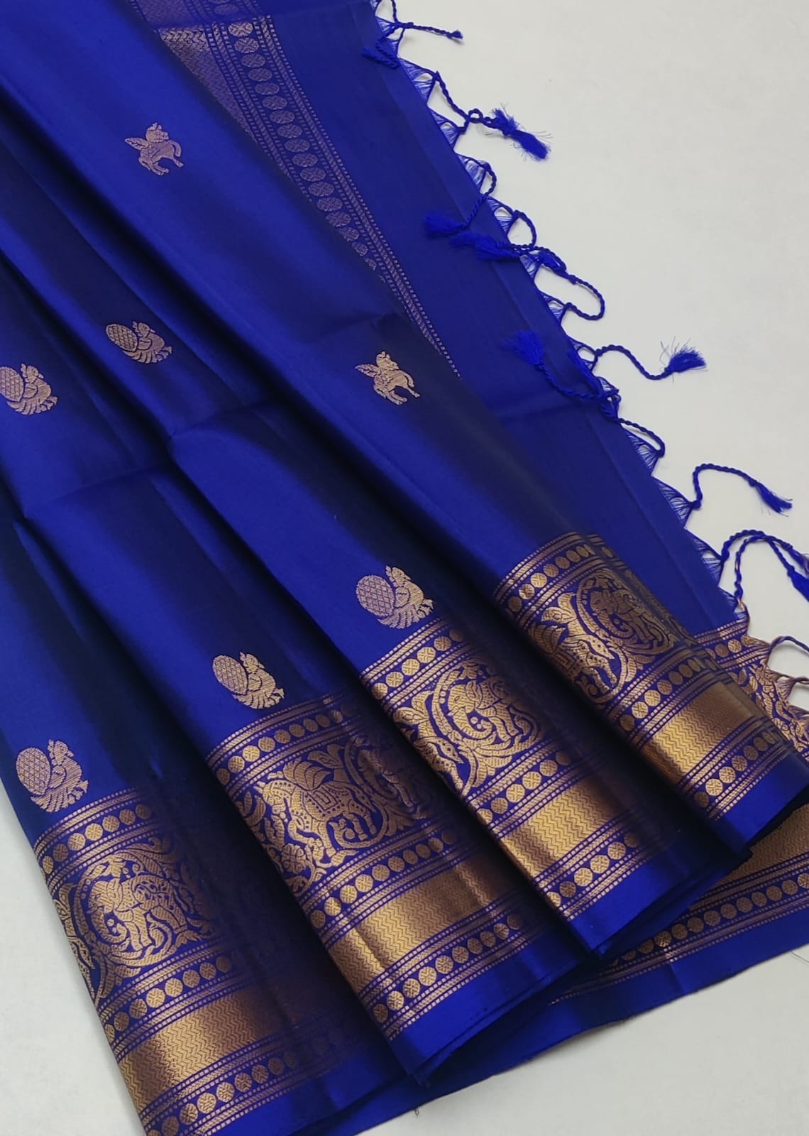 Classic Royal Blue Elegance Handloom Soft Silk Saree SS25641