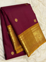 Load image into Gallery viewer, Classic Maroon &amp; Mustard 2gm Zari Vintage Elegance Kanchipuram Handloom Silk Saree SS27895
