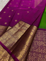 Load image into Gallery viewer, Classic Green &amp; Wine Red Kanchipuram Handloom Silk Saree SS26834
