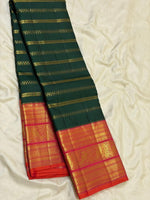 Load image into Gallery viewer, Classic Bottle Green &amp; Orange 2gm Zari Vaira Oosi Beldari Vintage Elegance Kanchipuram Handloom Silk Saree SS26991

