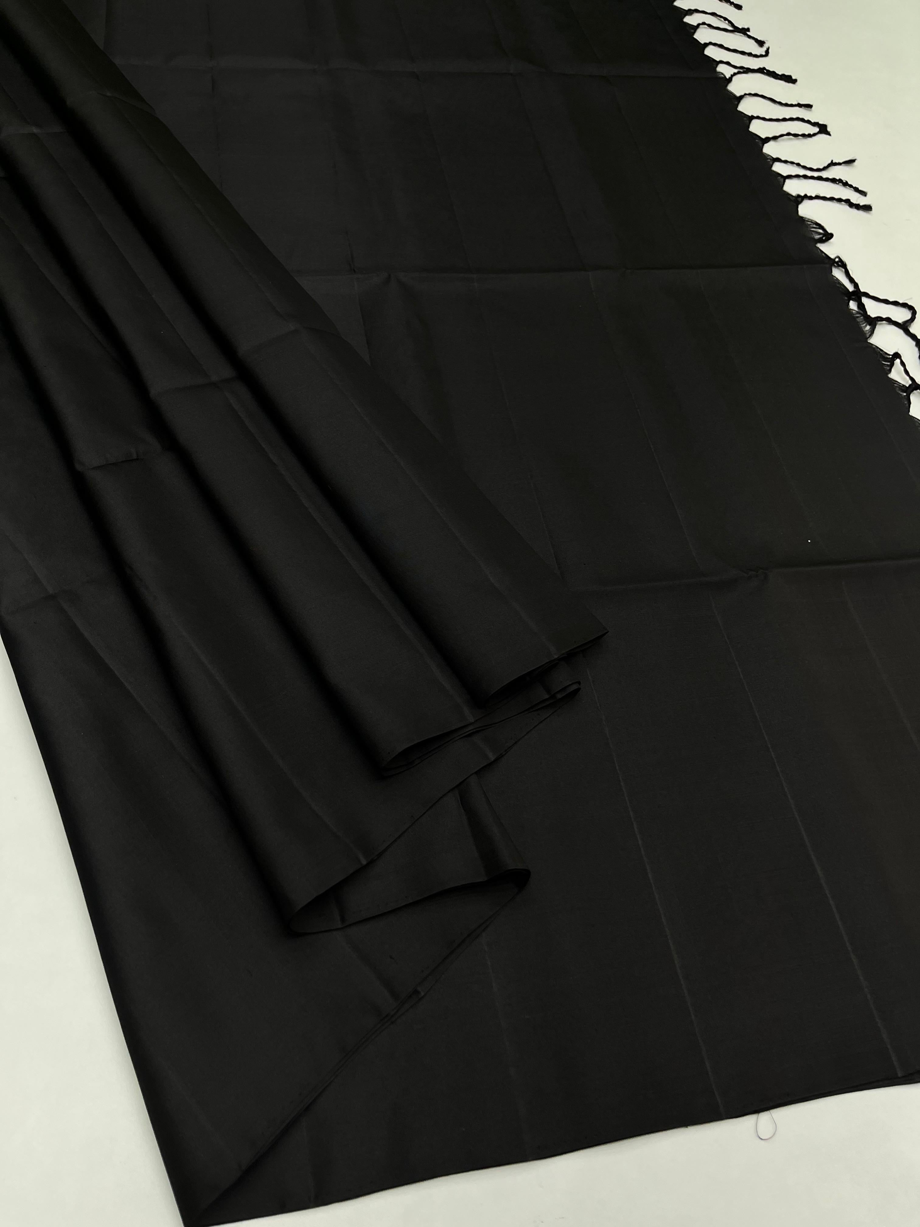 Classic Charcoal Black Elegance Handloom Soft Silk Saree SS23280