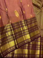 Load image into Gallery viewer, Classic Dusky Sand Pink &amp; Plum Long Border Vintage Elegance Kanchipuram Handloom Silk Saree SS27187
