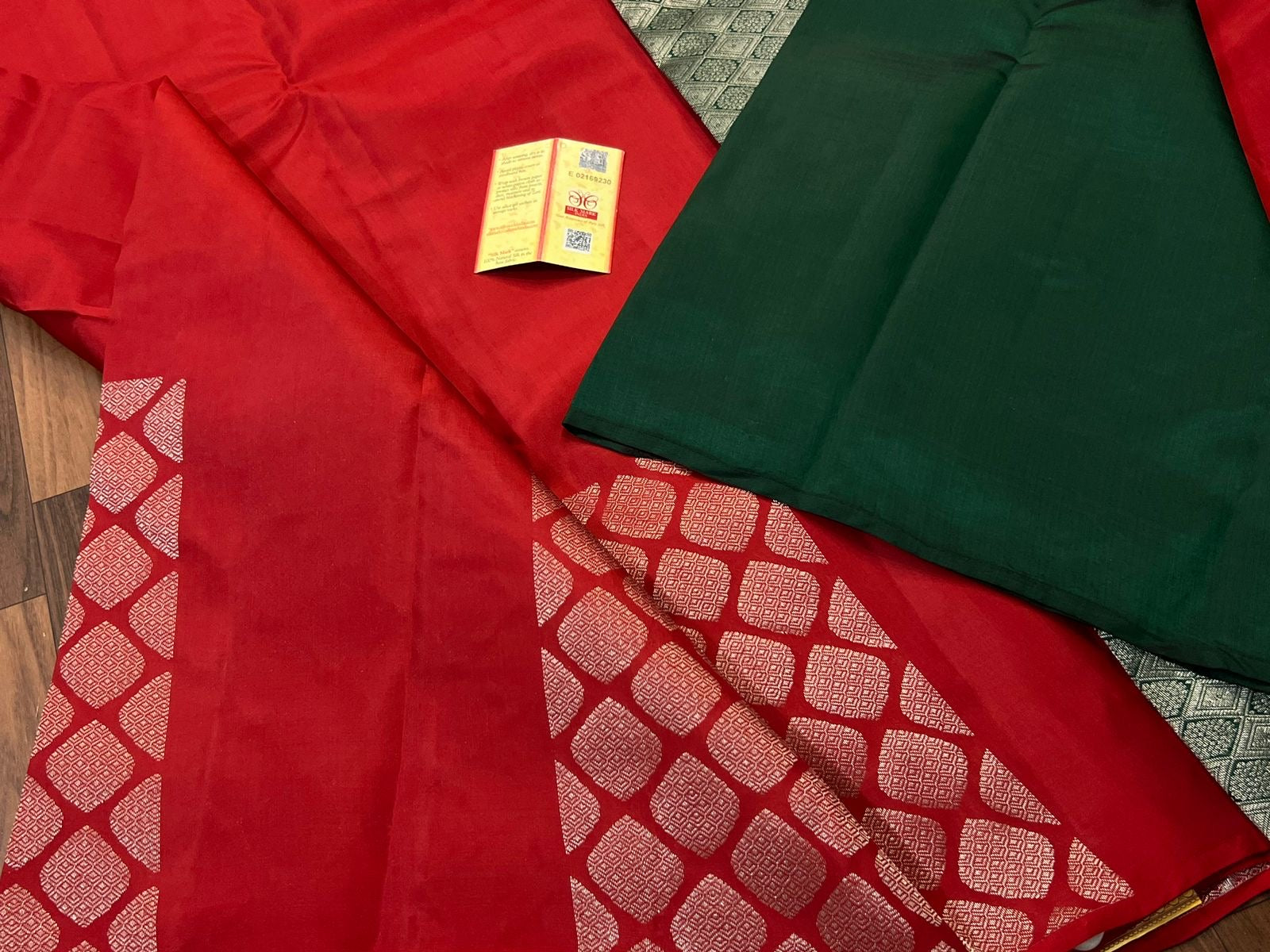 Scarlet Red & Olive Green Elegance Kanchipuram Handloom Silk Saree SS22633