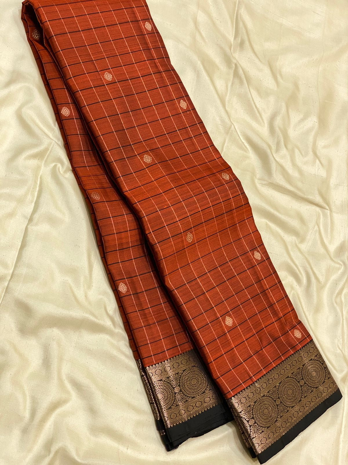 Classic Burnt Orange & Shadow Black 2gm Zari checks Elegance Kanchipuram Handloom Silk Saree SS25379