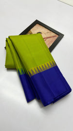 Load image into Gallery viewer, Classic Lime Green &amp; Royal Blue Korvai Checks Kanchipuram Handloom Silk Saree SS25920
