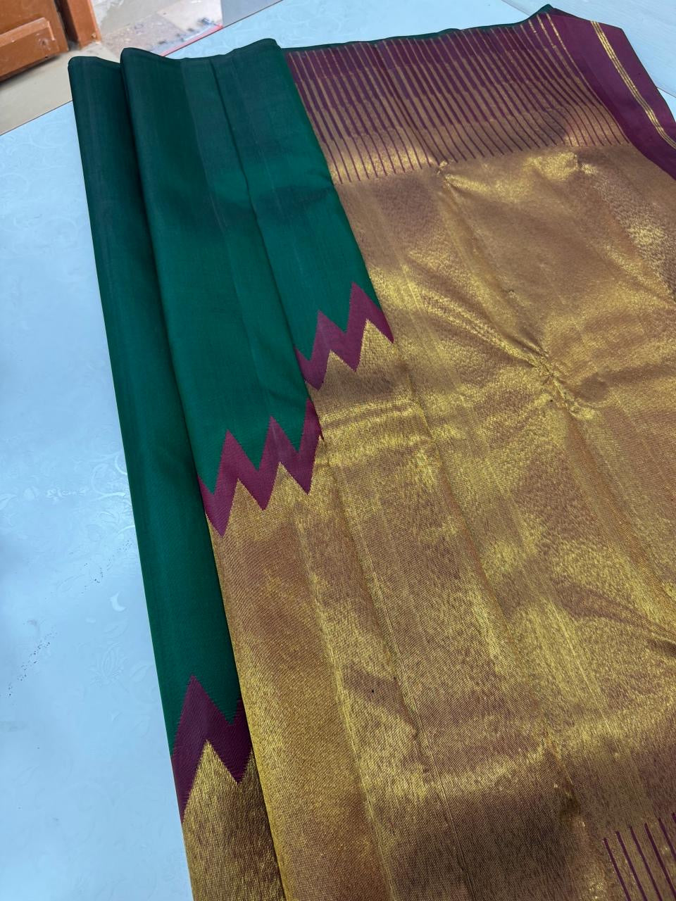 Classic Dark Green & Maroon Temple Border Elegance Kanchipuram Handloom Silk Saree SS20654