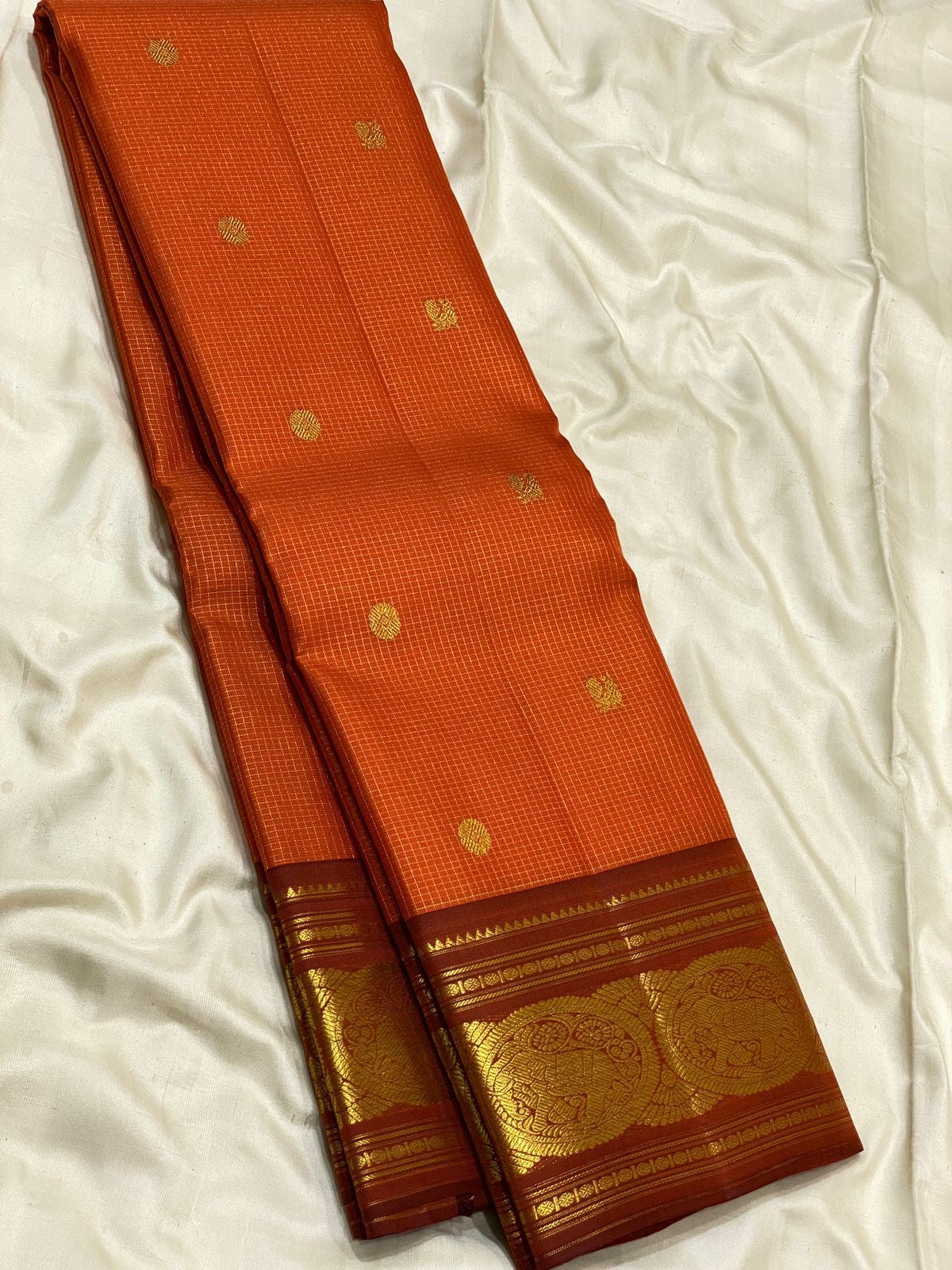 Classic Apricot Orange & Burnt Orange 2gm Zari Vaira Oosi Elegance Kanchipuram Handloom Silk Saree SS25328