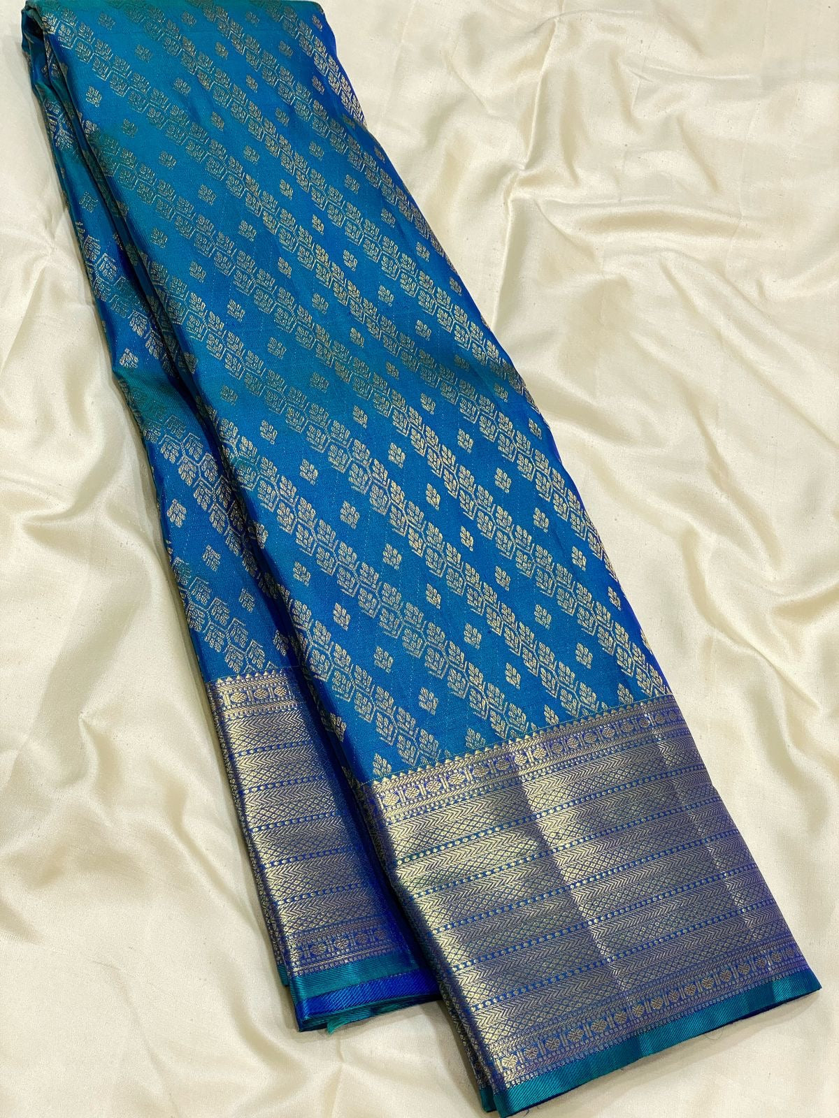 Classic Peacock Blue 2gm Zari Kanchipuram Handloom Silk Saree SS25615