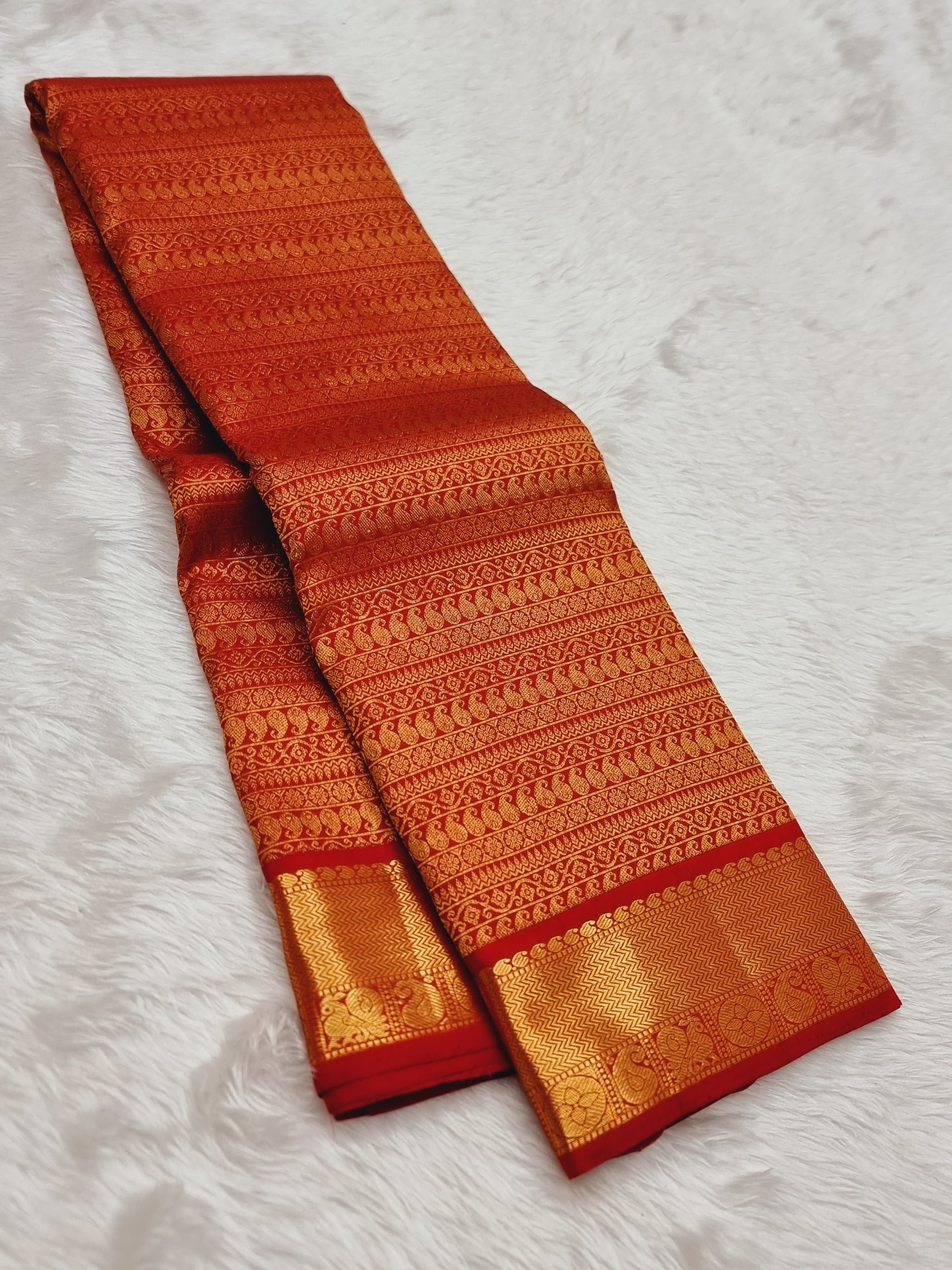 Classic Red 2gm Zari Brocade Elegance Kanchipuram Handloom Silk Saree SS25165