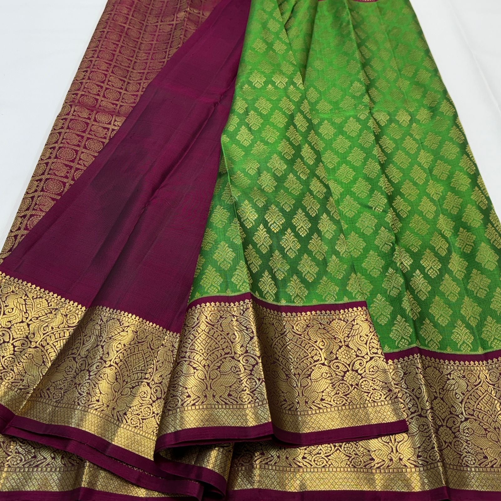 Classic Green & Wine Red 1gm Zari Bridal Elegance Kanchipuram Handloom Silk Saree SS21816