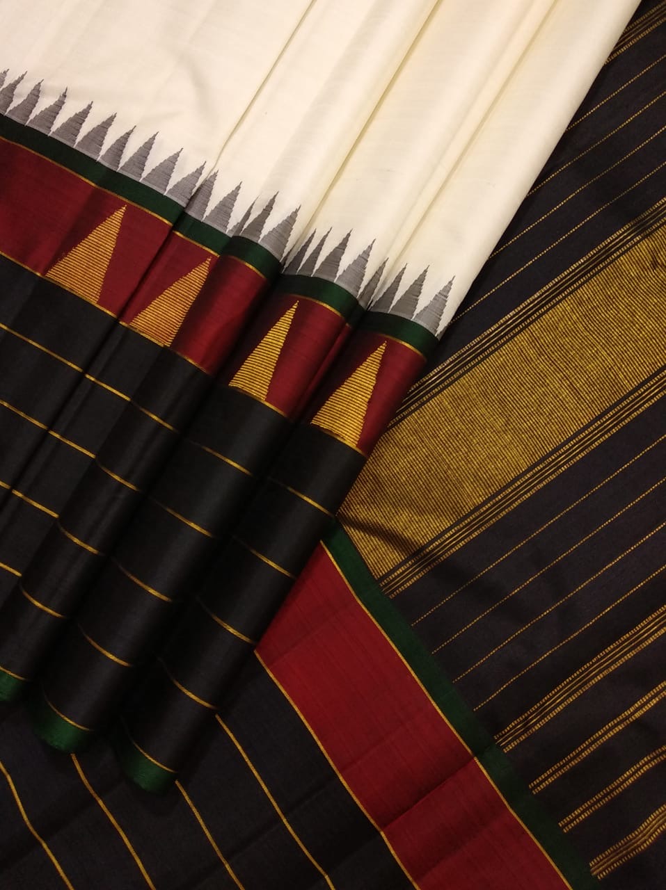 Classic Butter Cream & Charcoal Black Elegance Kanchipuram Handloom Silk Saree SS24505