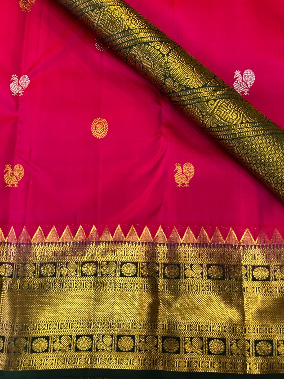 Classic Dark Pink & Green 2gm Zari Elegance Kanchipuram Handloom Silk Saree SS23791