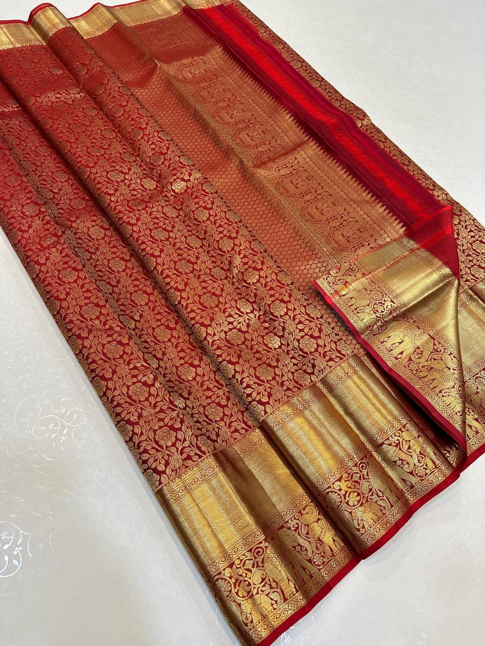 Classic Blood Red Bridal Elegance Kanchipuram Handloom Silk Saree SS26640