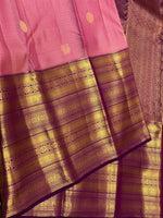 Load image into Gallery viewer, Classic Creamy Pink &amp; Berry Plum 2gm Zari Vaira Oosi Checks Kanchipuram Handloom Silk Saree SS25899
