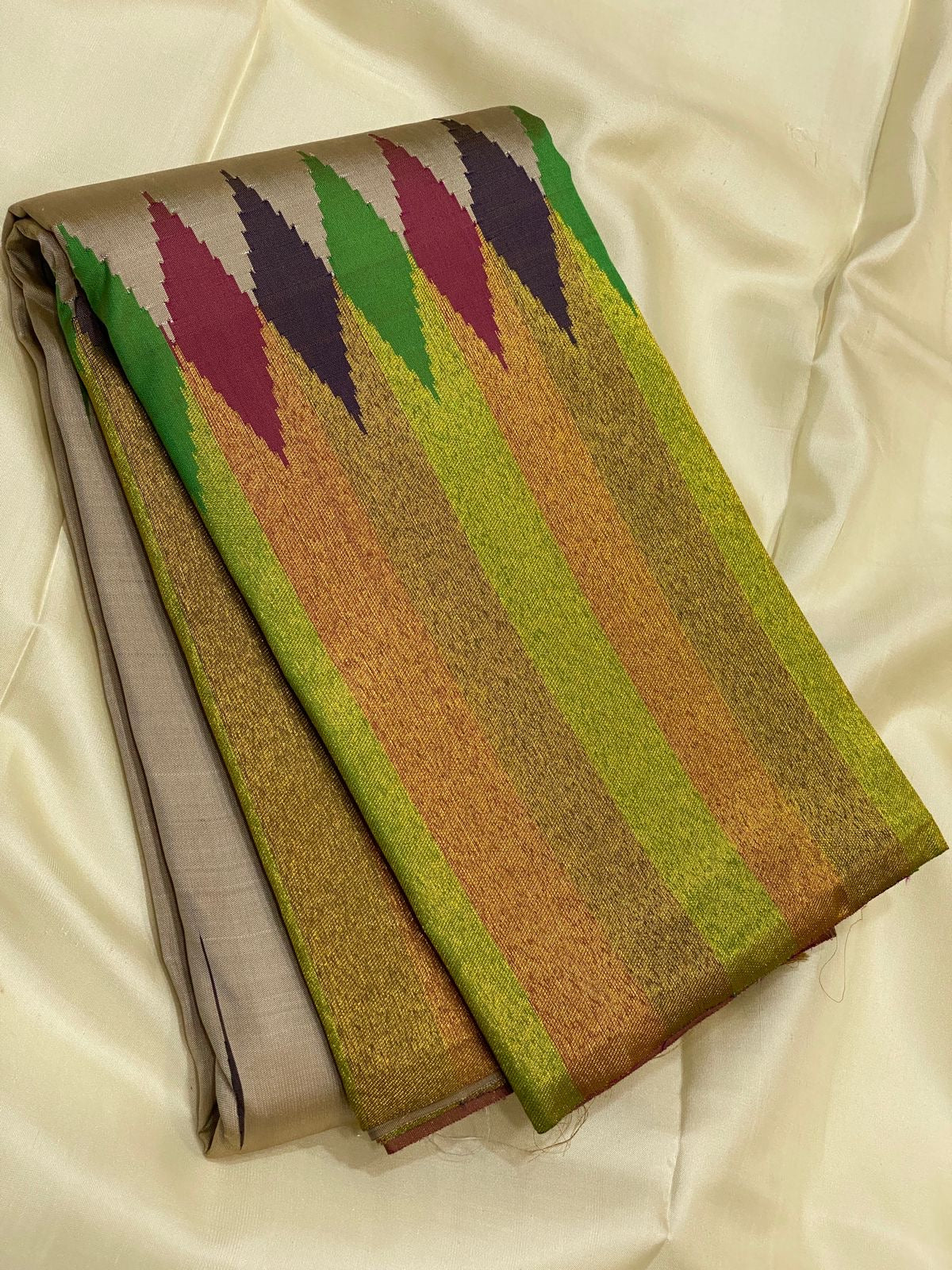 Classic Off White Multi Colored 2gm Zari Elegance Kanchipuram Handloom Silk Saree SS25170