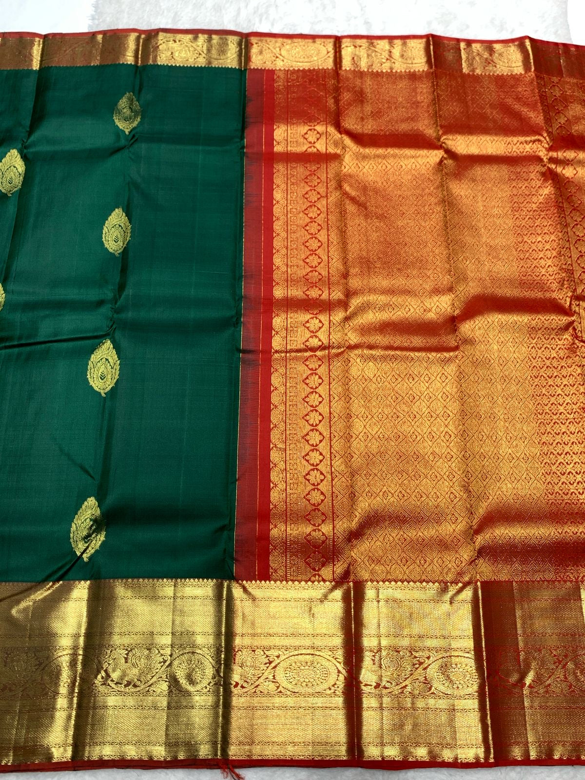 Classic Green & Red 2gm Zari Elegance Kanchipuram Handloom Silk Saree SS24395