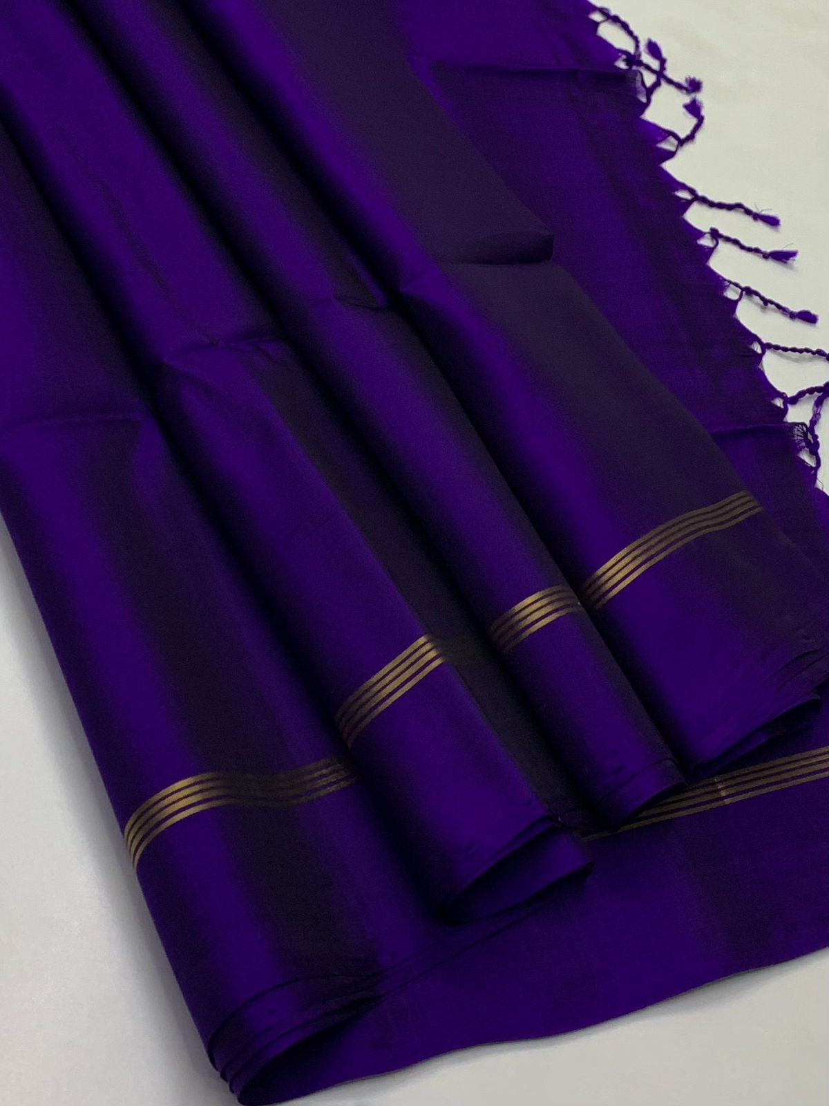 Classic Violet Elegance Plain Handloom Soft Silk Saree SS26131