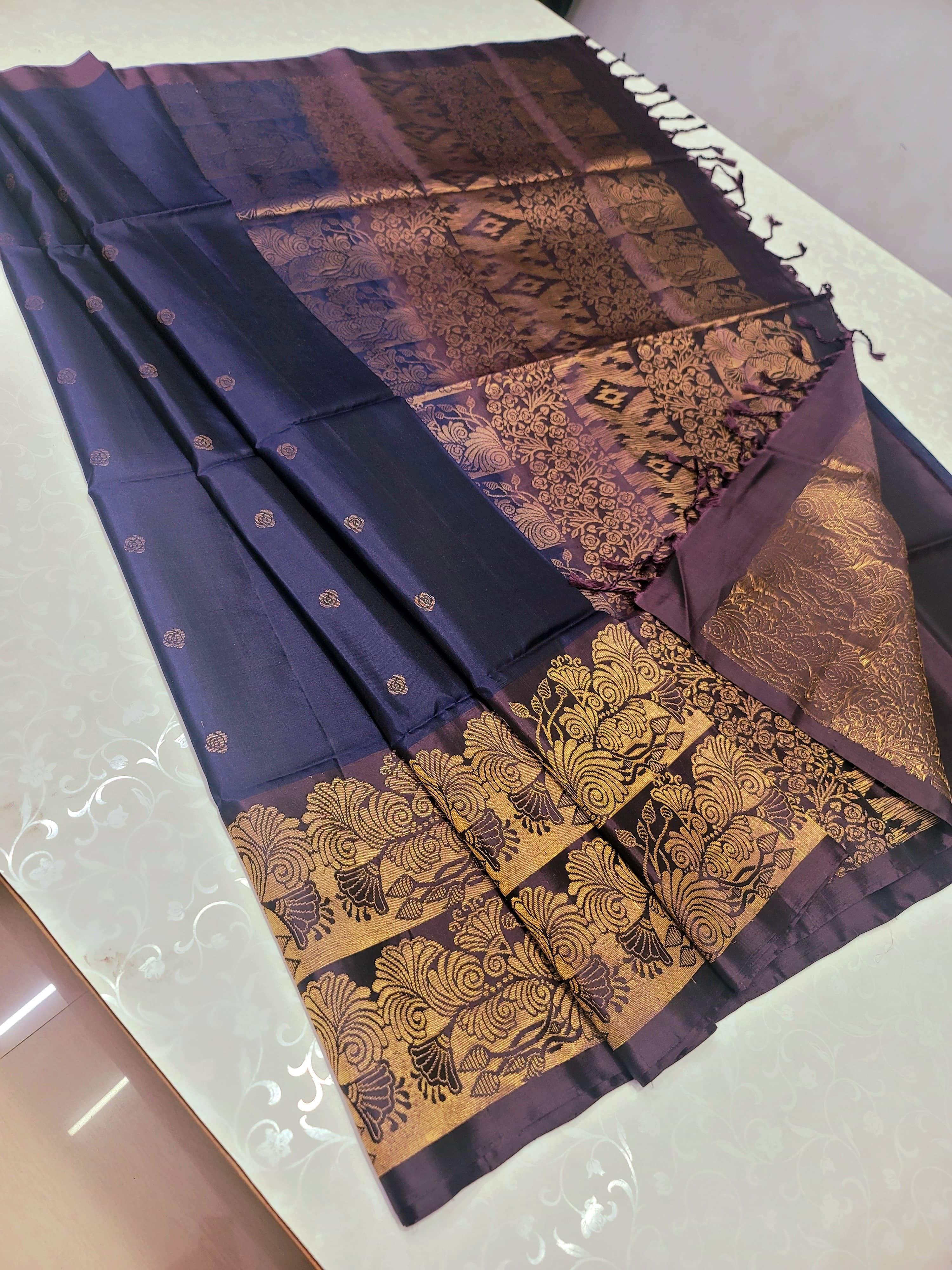 Classic Aubergine & Dark Plum Elegance Handloom Soft Silk Saree SS25304