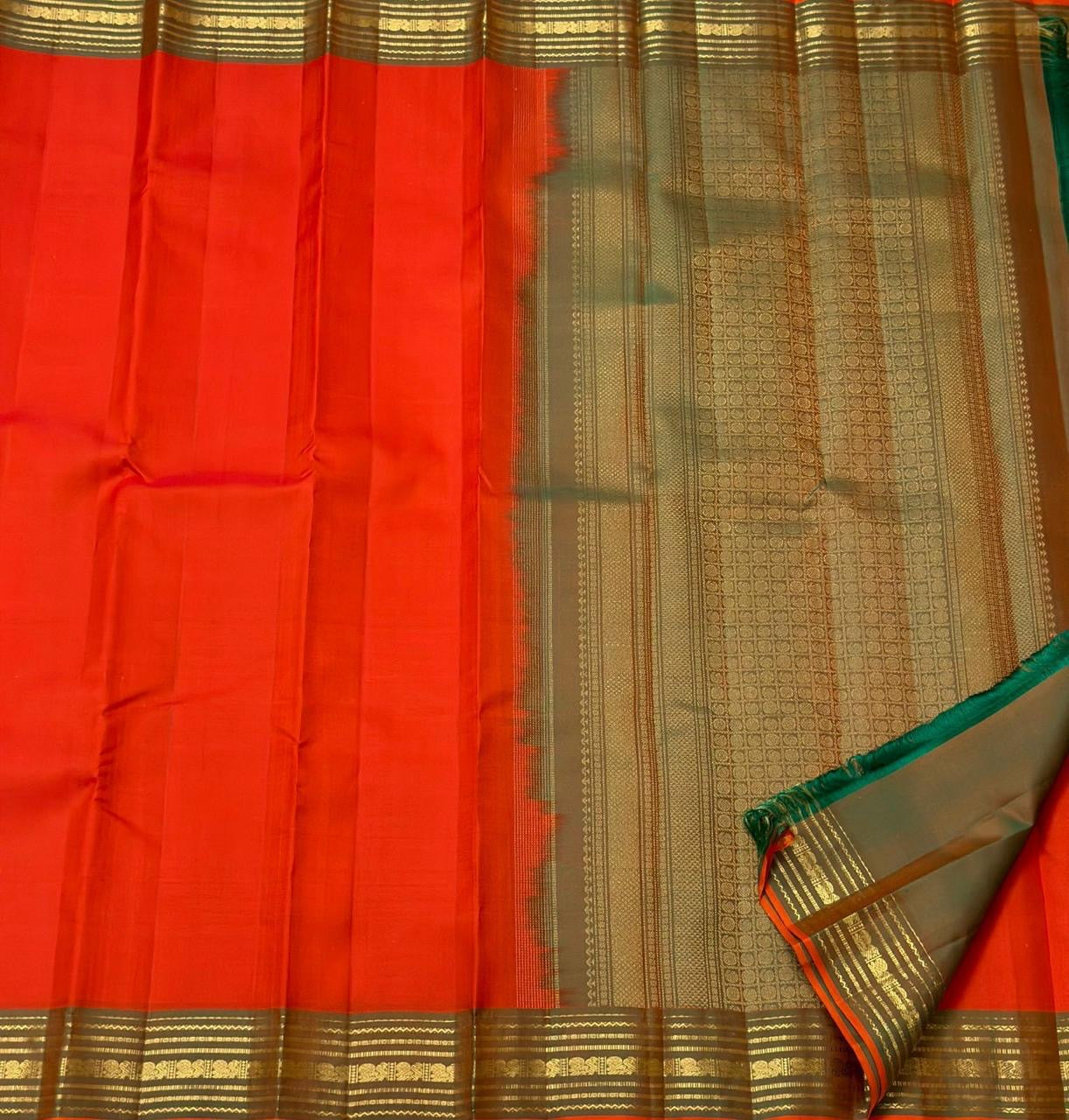 Classic Fiery Orange & Brownish Green 1gm Zari Elegance Kanchipuram Handloom Silk Saree SS24735