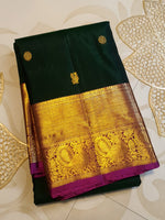 Load image into Gallery viewer, Classic Bottle Green &amp; Dark Pink 2gm Zari Korvai Elegance Kanchipuram Handloom Silk Saree SS28300

