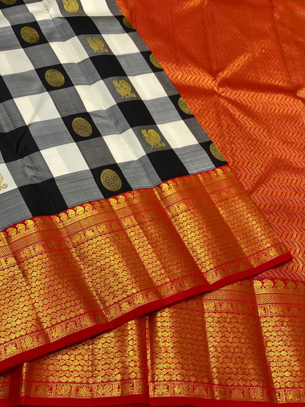 Black & White Checker Brick Red Butta 2gm Zari Elegance Kanchipuram Handloom Silk Saree SS20520