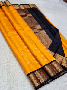 Classic Mango Yellow & Black Kanchipuram Handloom Silk Saree SS25810