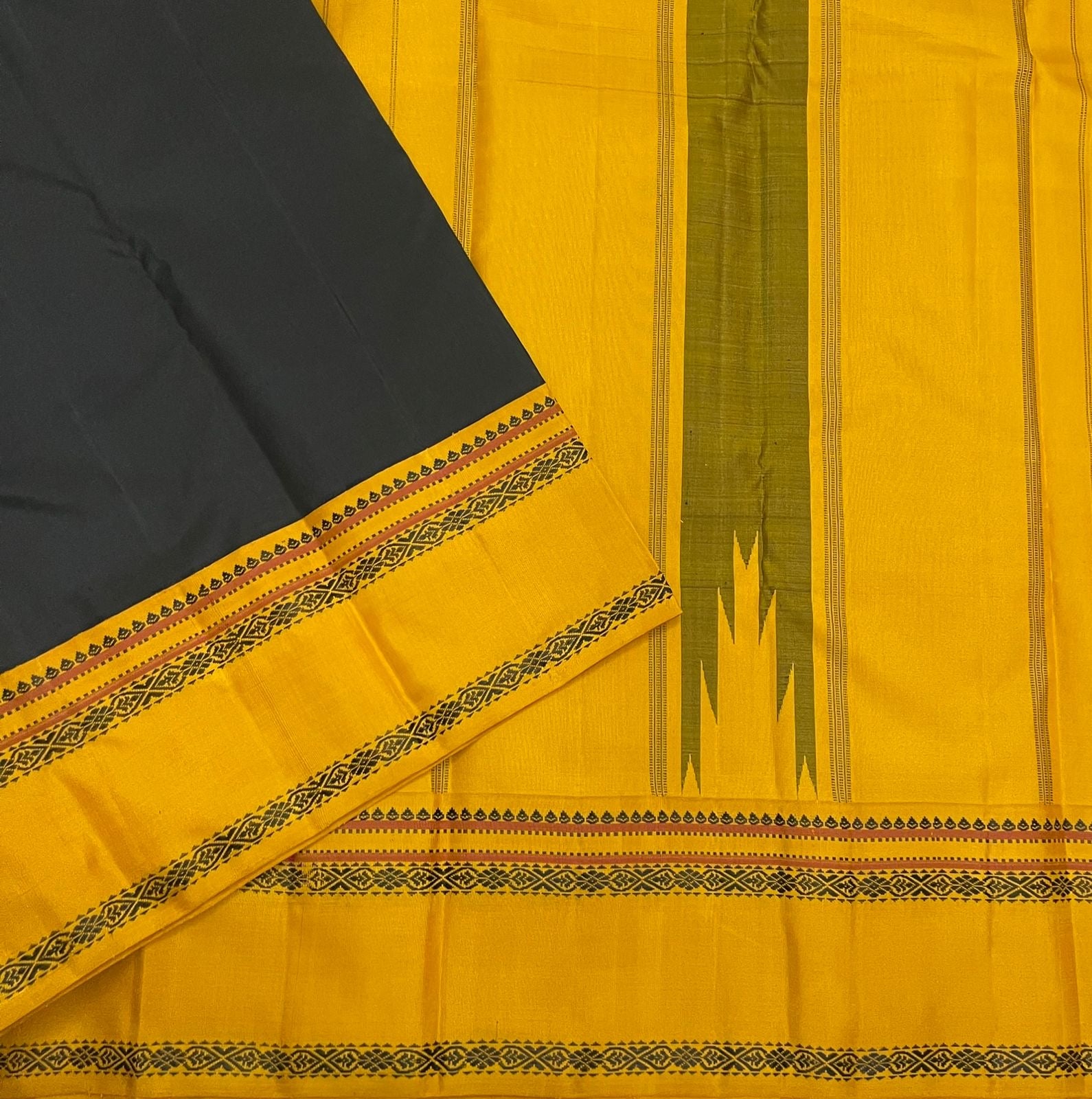 Classic Black & Mustard Yellow Thread Korvai Kanchipuram Handloom Silk Saree SS25955