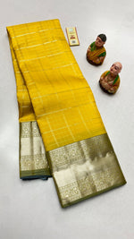 Load image into Gallery viewer, Classic Sunny Yellow &amp; Green Kanchipuram Handloom Silk Saree SS25644
