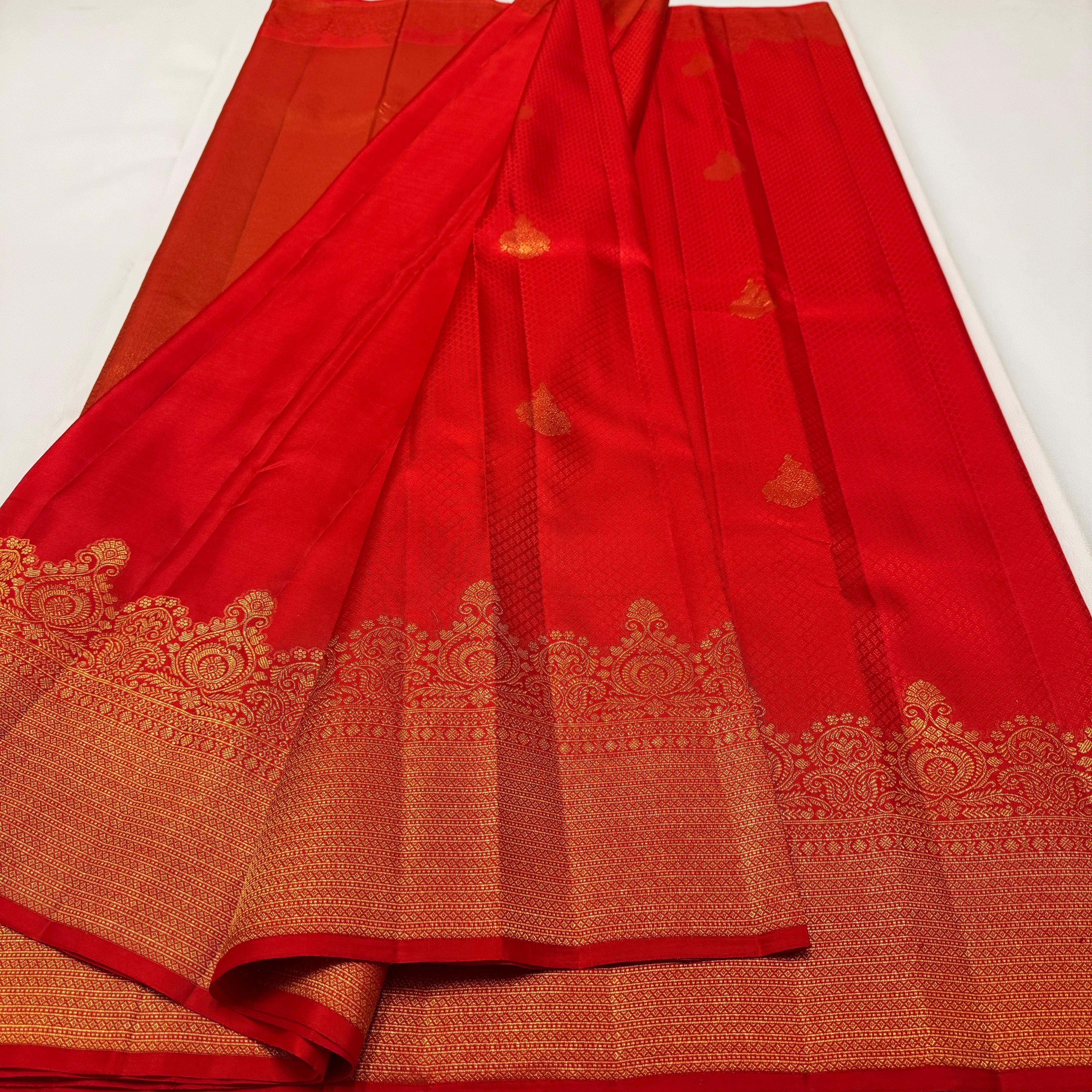 Classic Red 2gm Zari Temple Bridal Elegance Kanchipuram Handloom Silk Saree SS26586