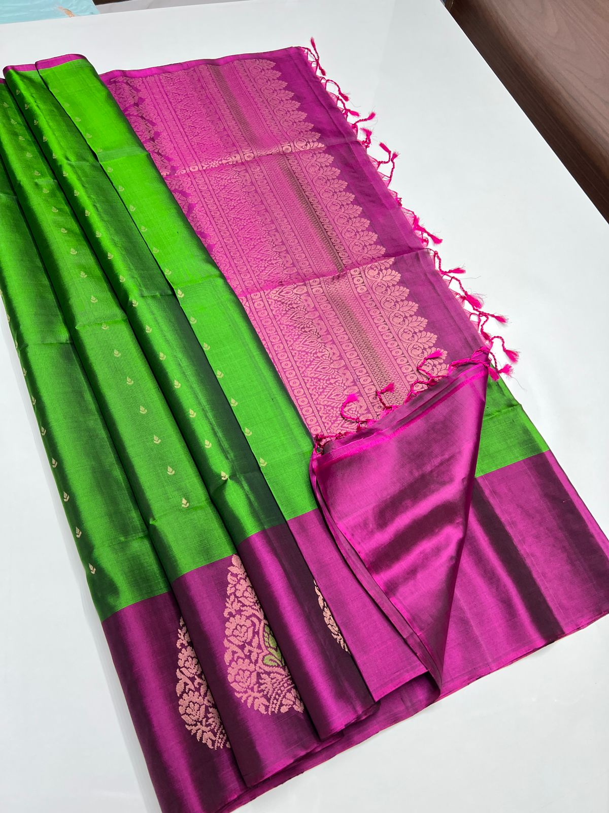 Classic Spring Green & Wine Red Elegance Handloom Soft Silk Saree SS26538