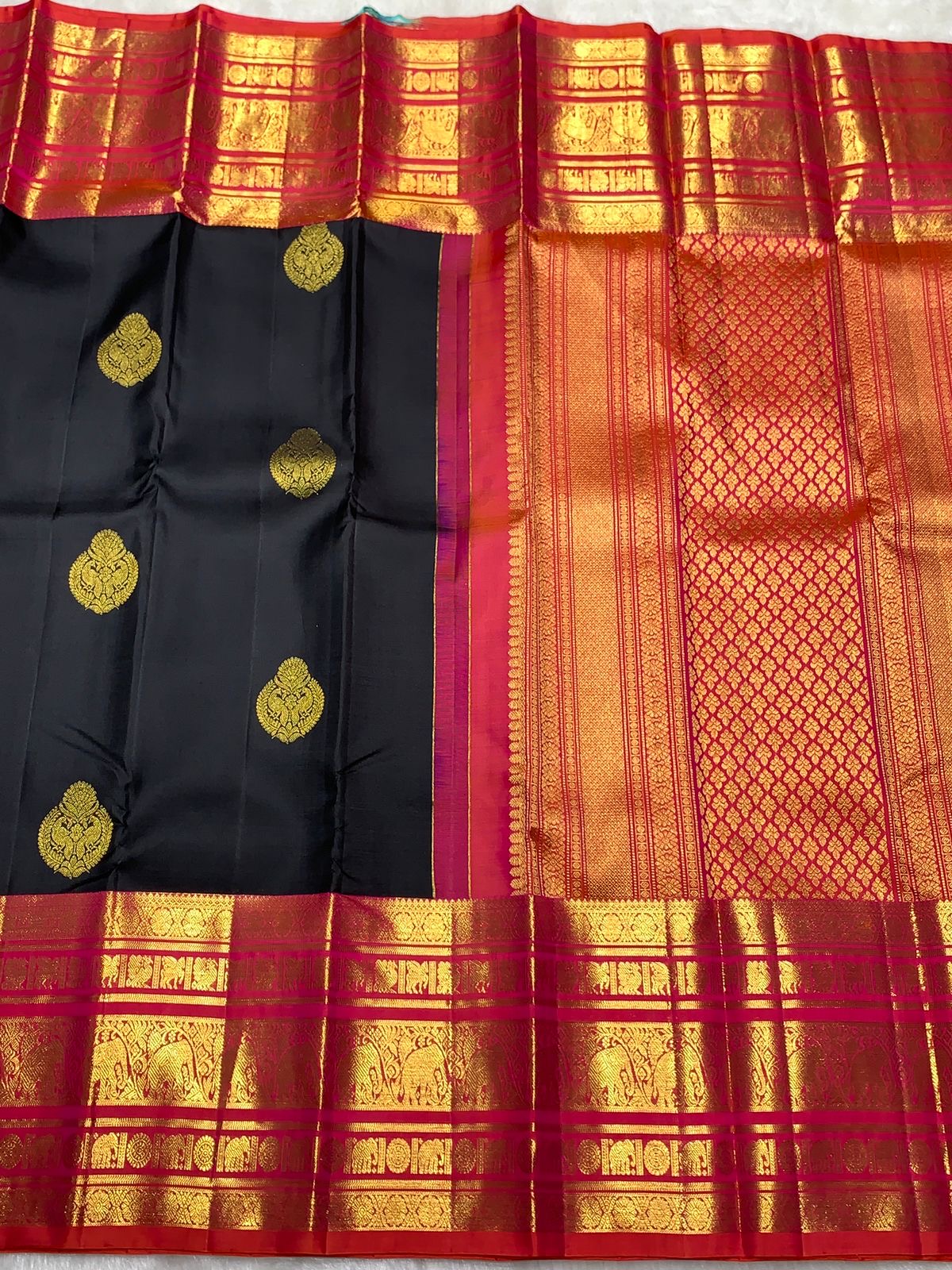 Classic Charcoal Black & Brick Reddish Pink 2gm Zari Kanchipuram Handloom Silk Saree SS25825