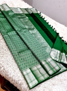 Classic Timber Green 1gm Silver Zari Kanchipuram Handloom Silk Saree SS25799