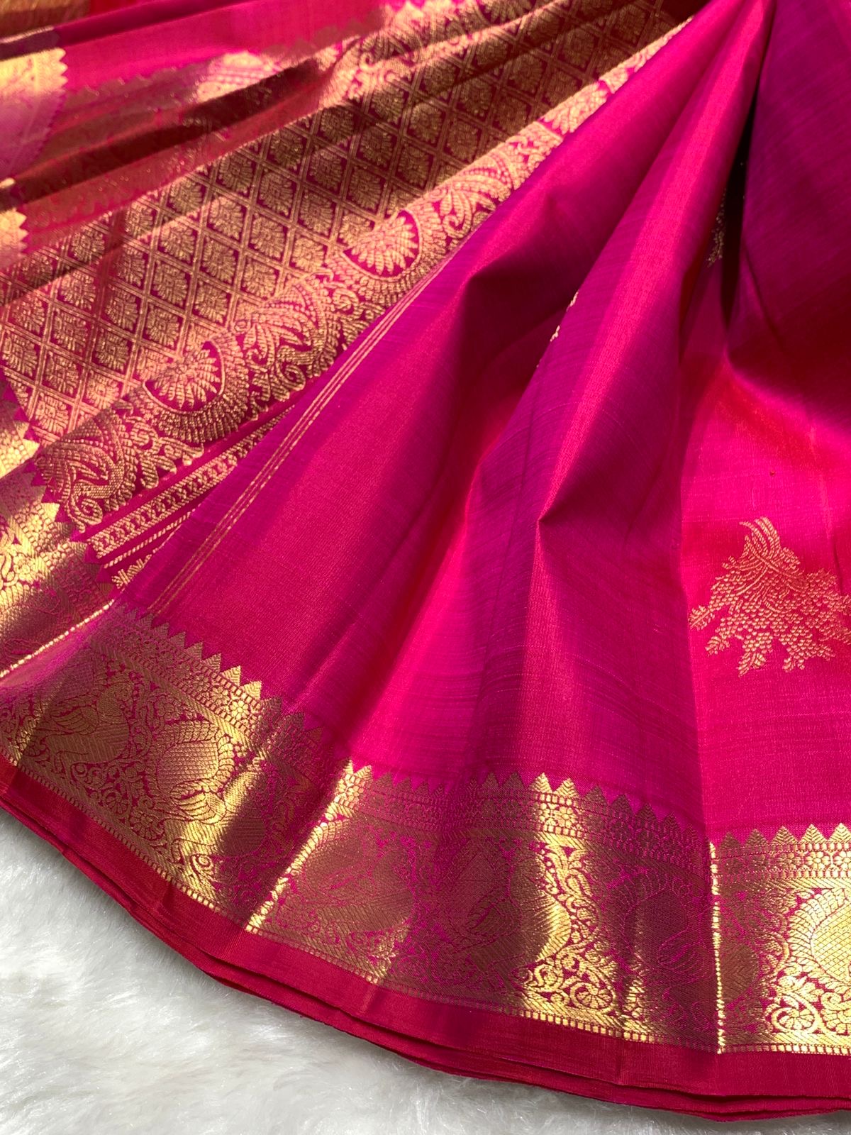 Classic Pinkish Magenta Elegance Kanchipuram Handloom Silk Saree SS25434