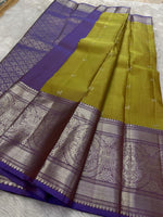 Load image into Gallery viewer, Classic Fern Green &amp; Lavender Elegance Kanchipuram Handloom Silk Saree SS24539
