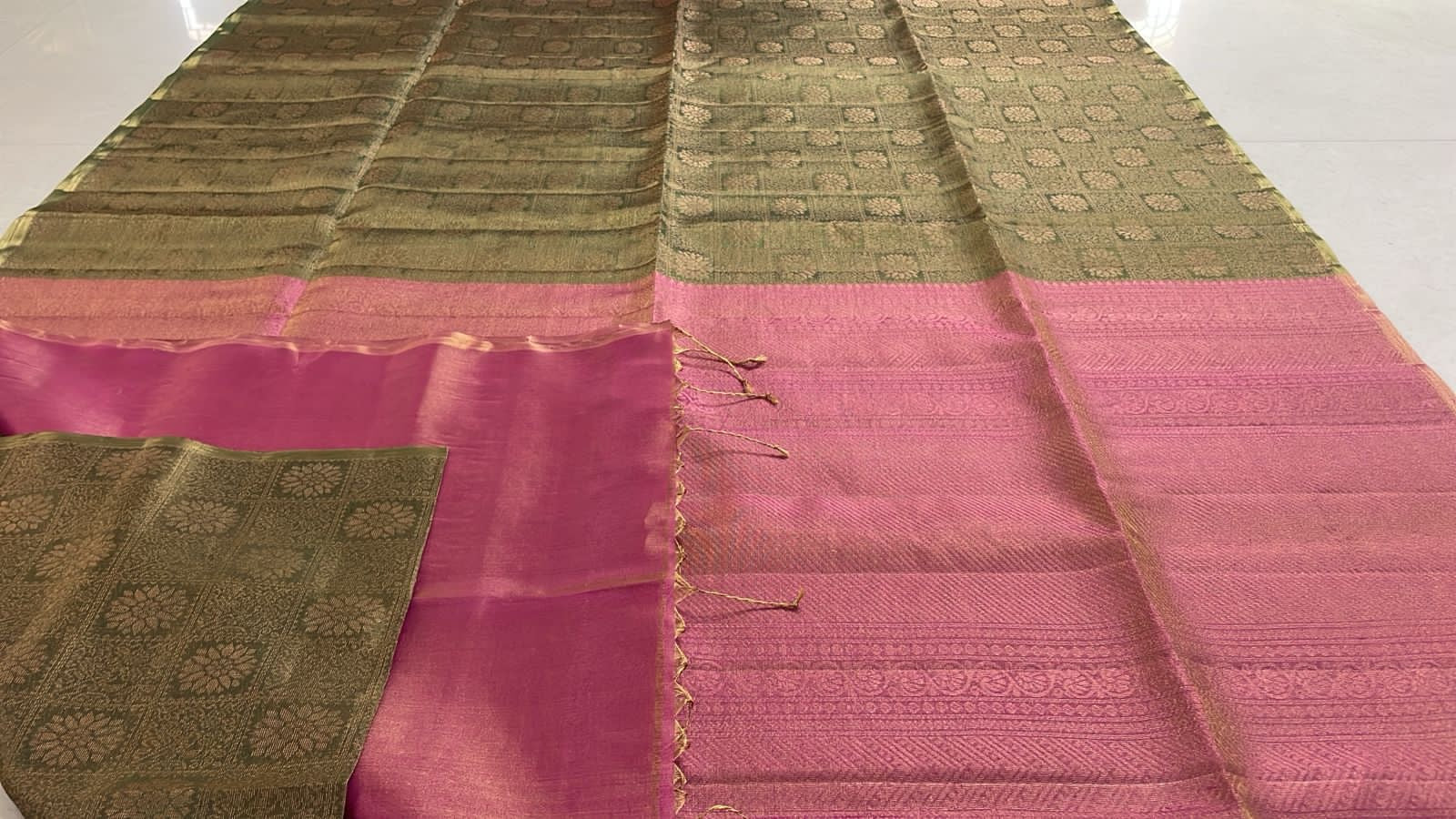 Classic Olive Green & Nude Pink Double Warp Elegance Handloom Soft Silk Saree SS26448