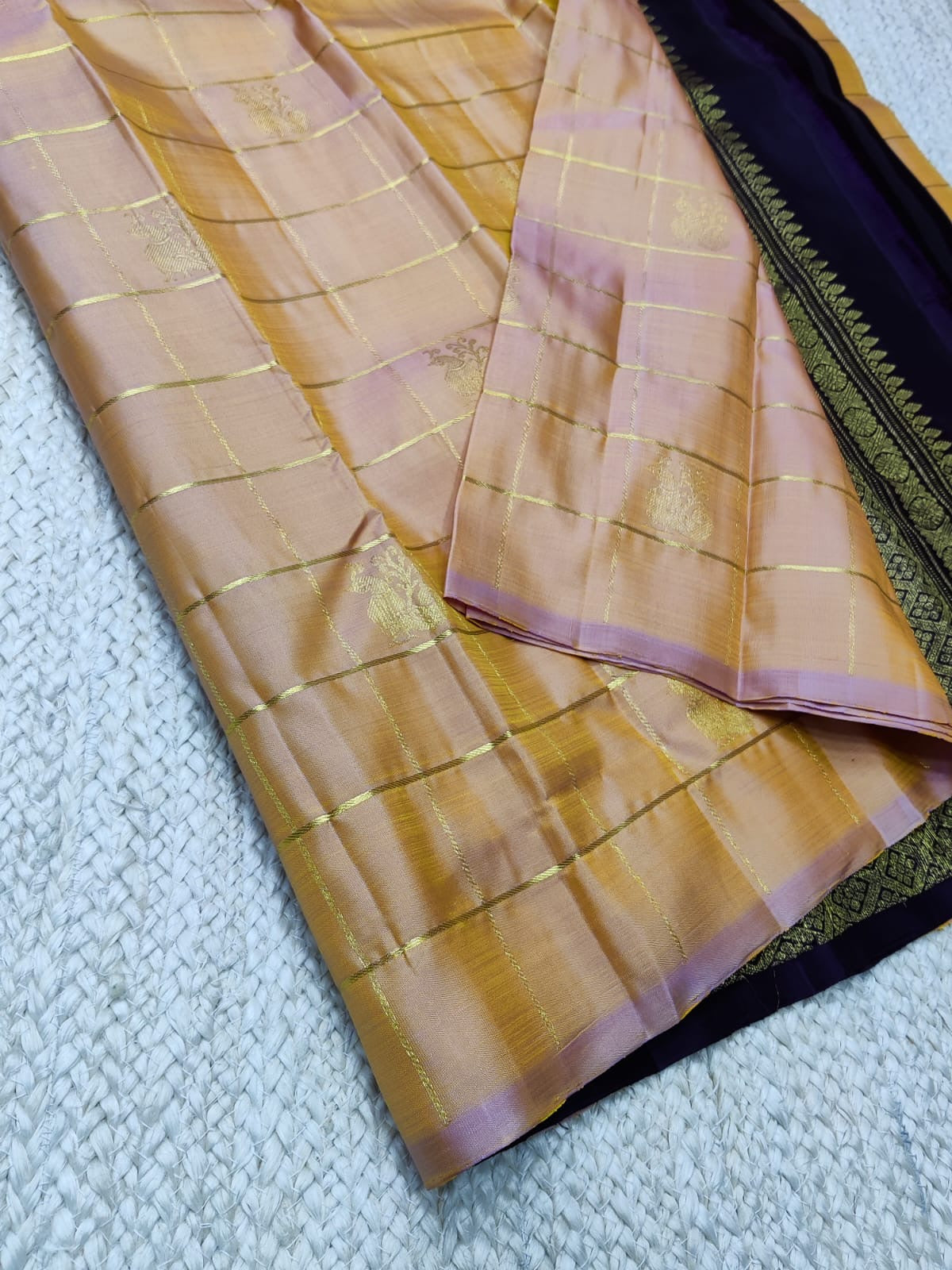 Classic Creamy Corn Beige Dual Shaded & Navy Blue Elegance Kanchipuram Handloom Silk Saree SS23484