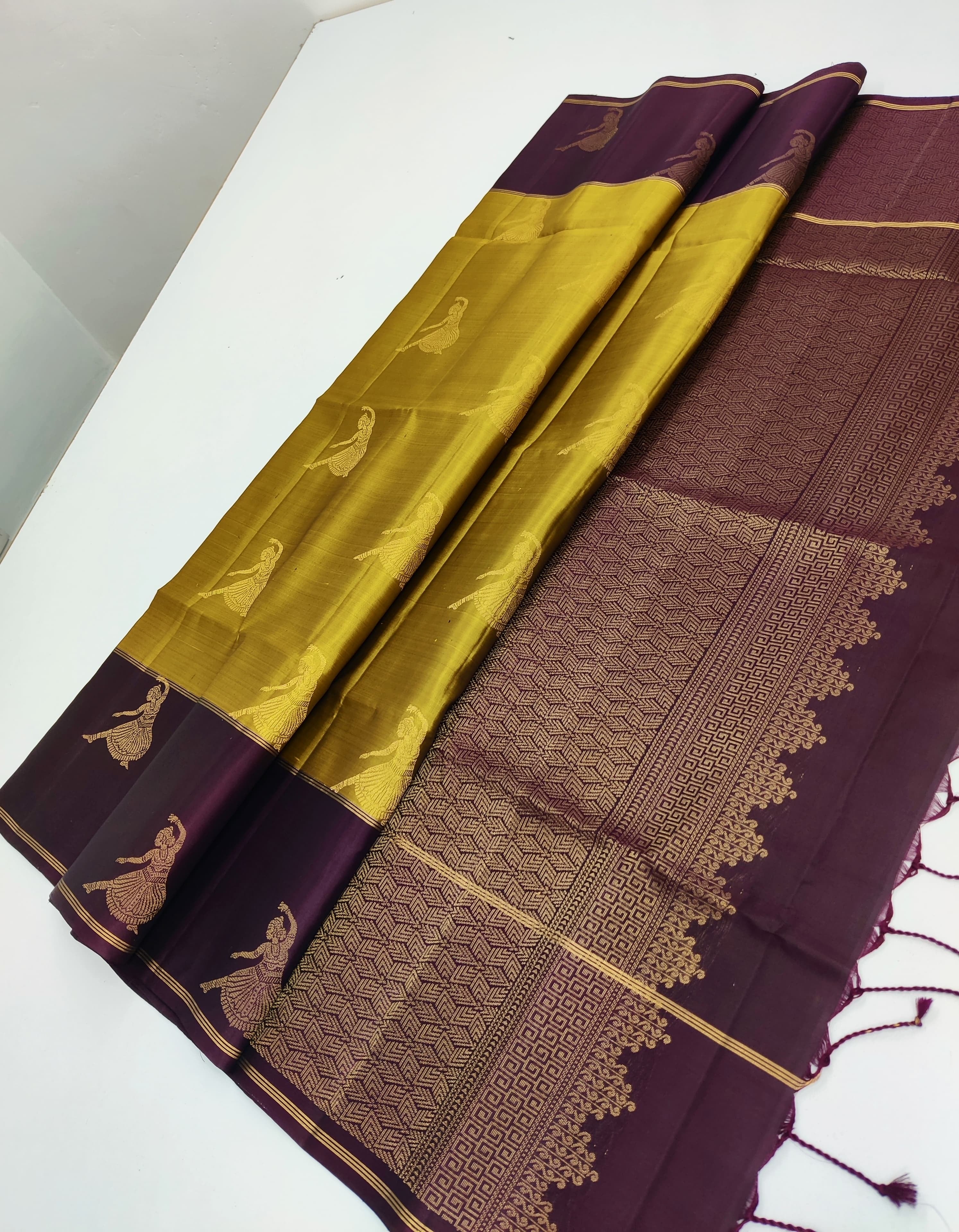 Classic Gold & Coffee Brown Elegance Handloom Soft Silk Saree SS24091