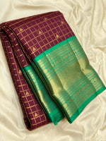 Load image into Gallery viewer, Classic Burgundy &amp; Sea Green 2gm Zari Beldari Checks Elegance Kanchipuram Handloom Silk Saree SS24609
